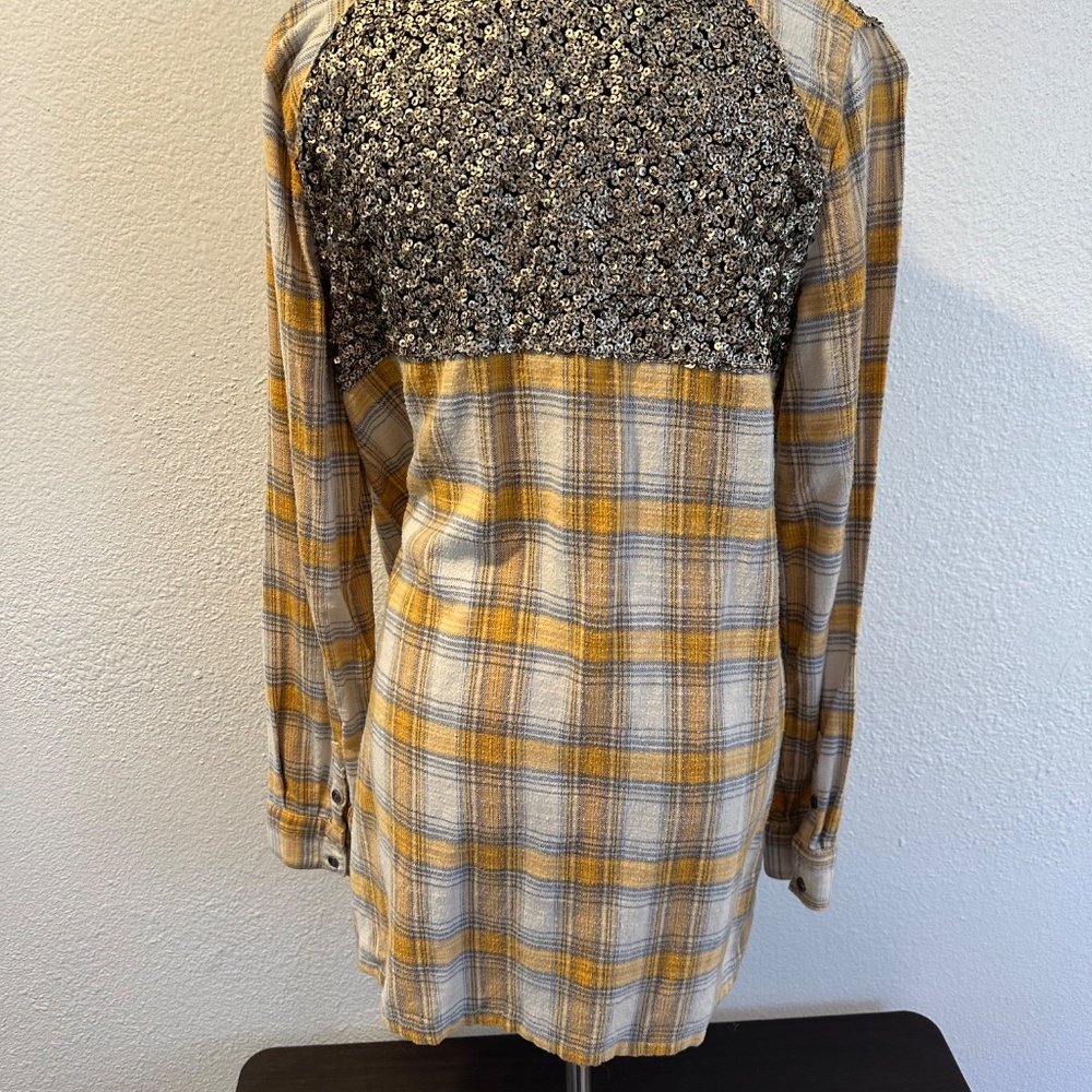 Free People Little bit Of Sugar Plaid, Sequin Flannel. Size;M - Picture 6 of 7